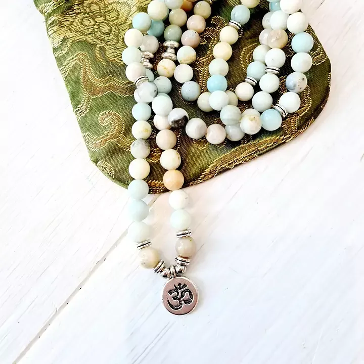 Amazonit tekula är mer än ett enkelt redskap; den infunderar varje bryggning med en känsla av lugn, kärlek och
inre frid.