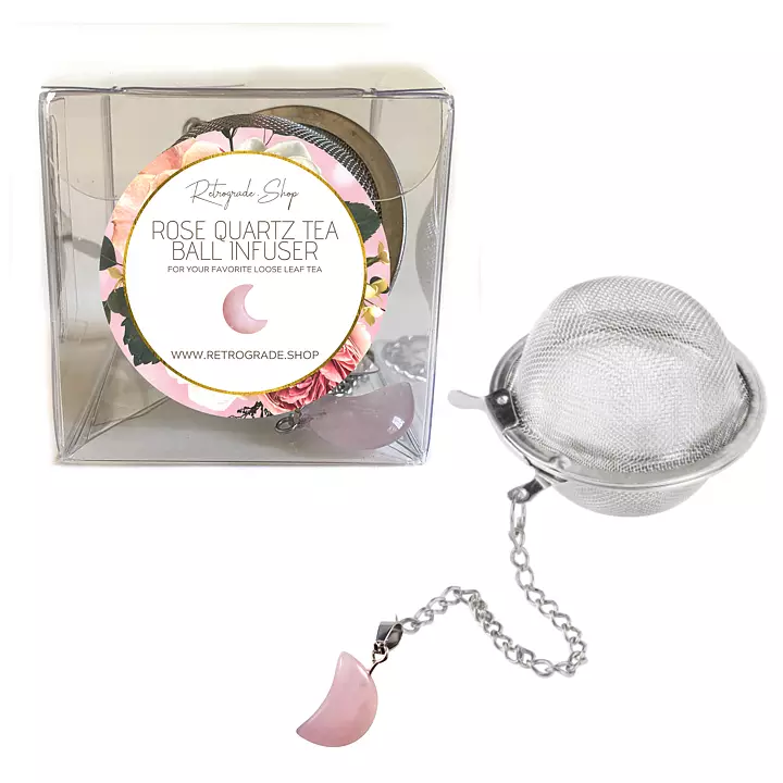 Rosenkvarts tekula är mer än ett enkelt redskap; den infunderar varje bryggning med en känsla av lugn, kärlek
och inre frid.